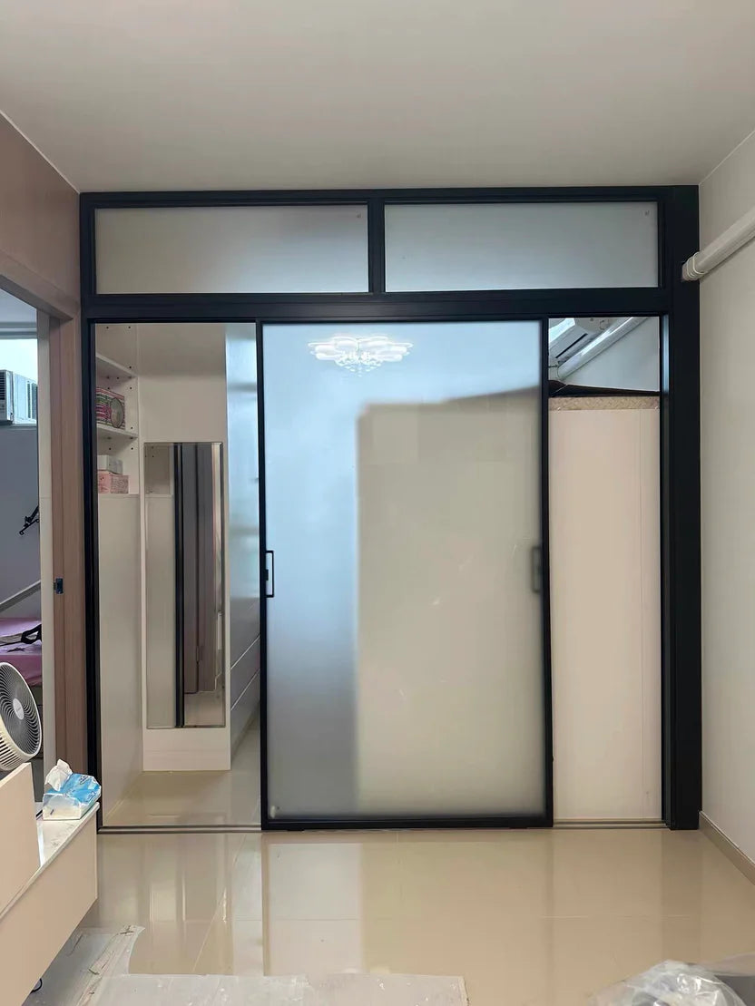 【黑框極窄趟門｜香港單位必備！通透採光+靈活間隔】