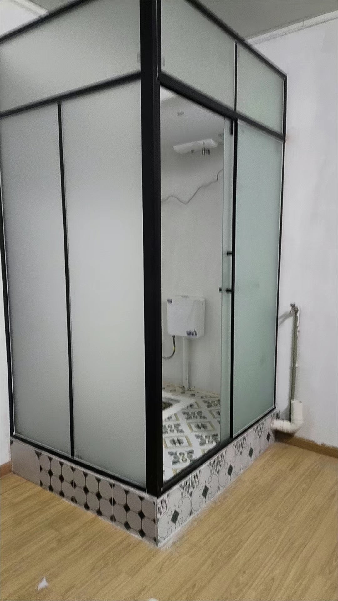 香港浴屏推薦 浴室門幹濕分離設計 訂製尺寸及安裝服務全攻略