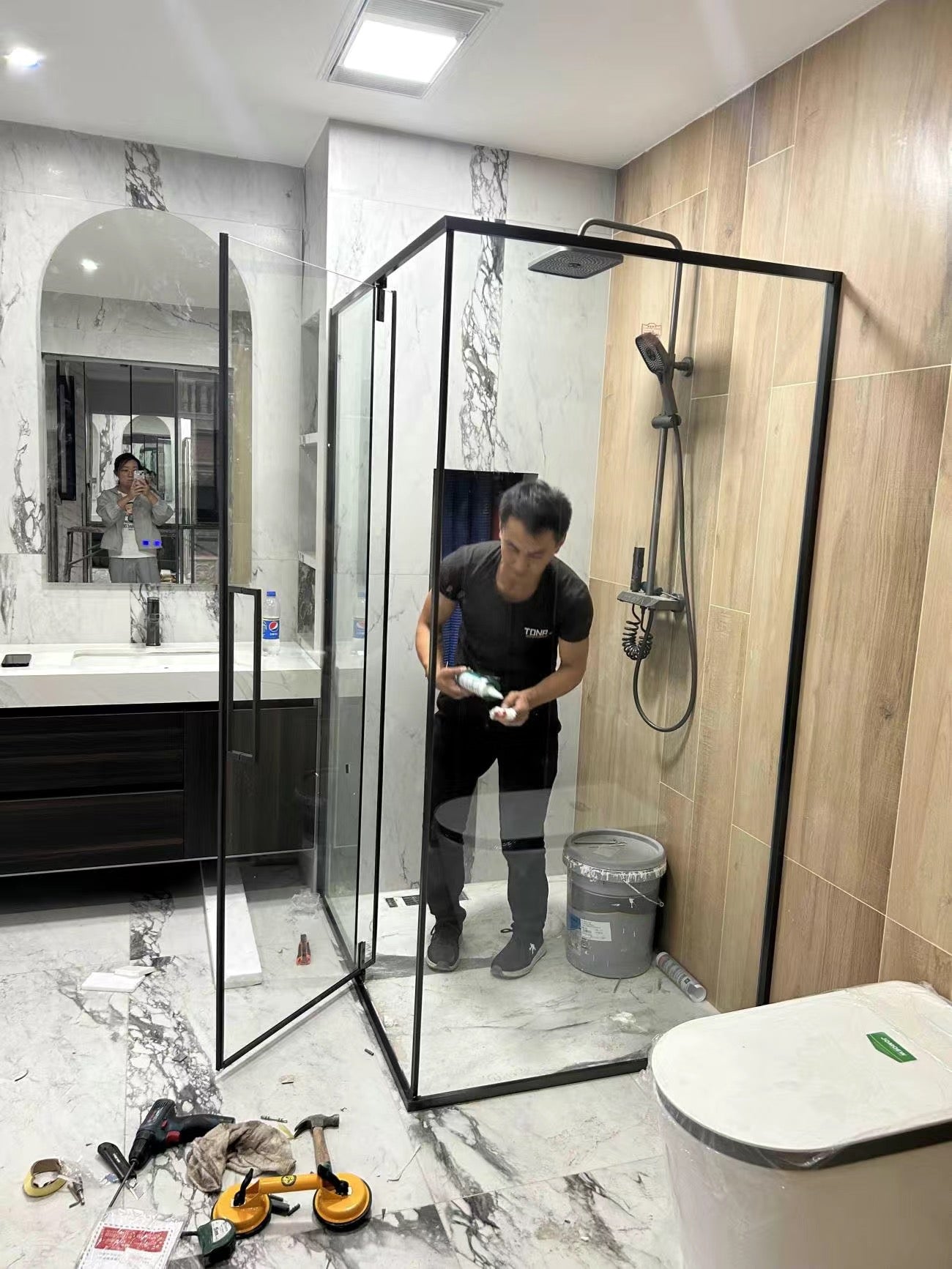 香港浴屏推薦 浴室門幹濕分離設計 訂製尺寸及安裝服務全攻略